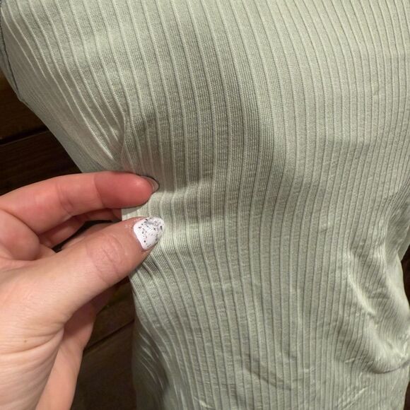 Lululemon Tank​ - Picture 4 of 7